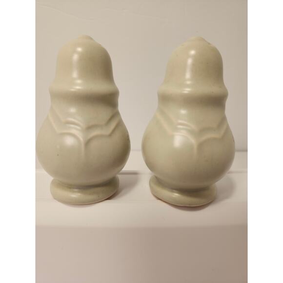 Pfaltzgraff Christmas Heirloom Stoneware Salt and Pepper Shaker Set Vintage - Picture 4 of 9